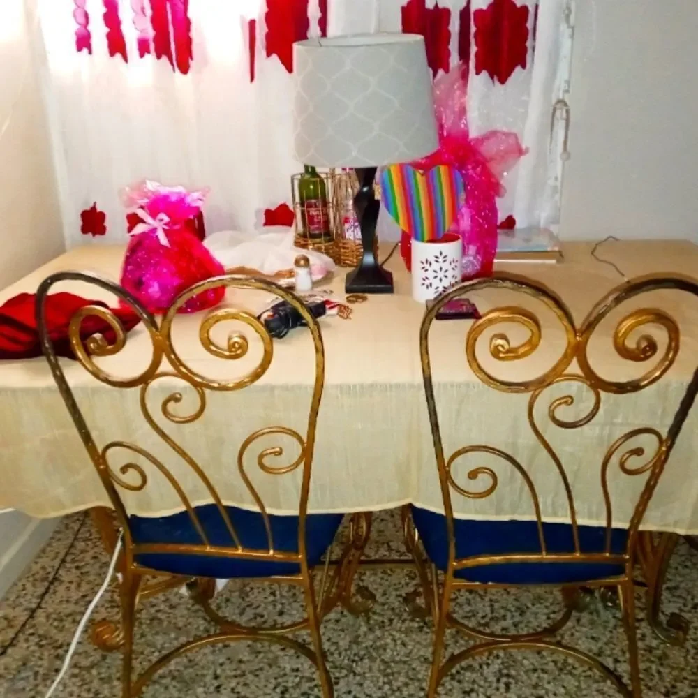 2 curtains or table cloth